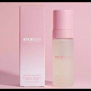 Kylie Skin Foaming Face Wash